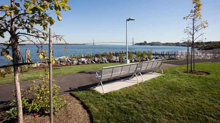 New Stapleton Waterfront. Photo by John Bartelstone/NYCEDC.