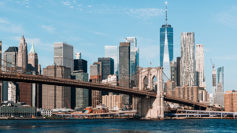 New York City skyline with Brooklyn Bridge and Manhattan Downtown