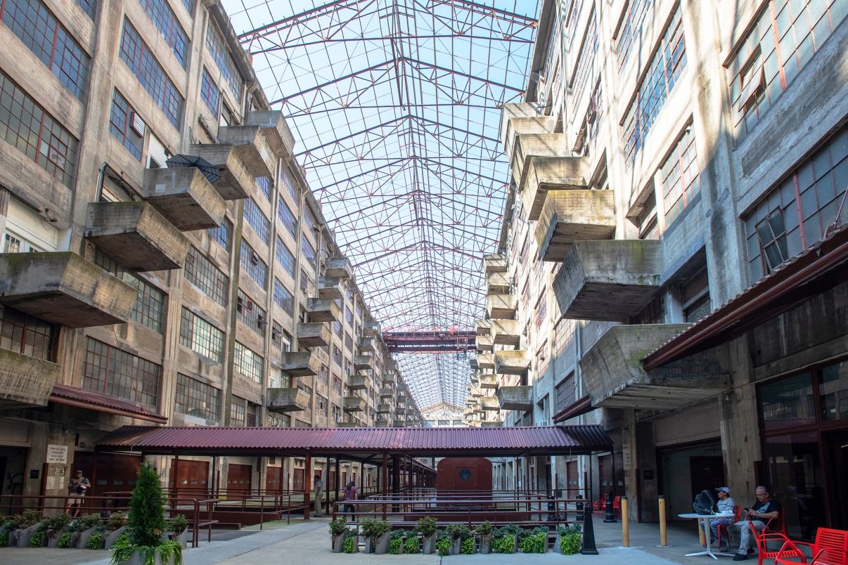 Brooklyn Army Terminal Atrium. Photo by Julienne Schaer/NYCEDC. Brooklyn Army Terminal Atrium. Photo by Julienne Schaer/NYCEDC.
