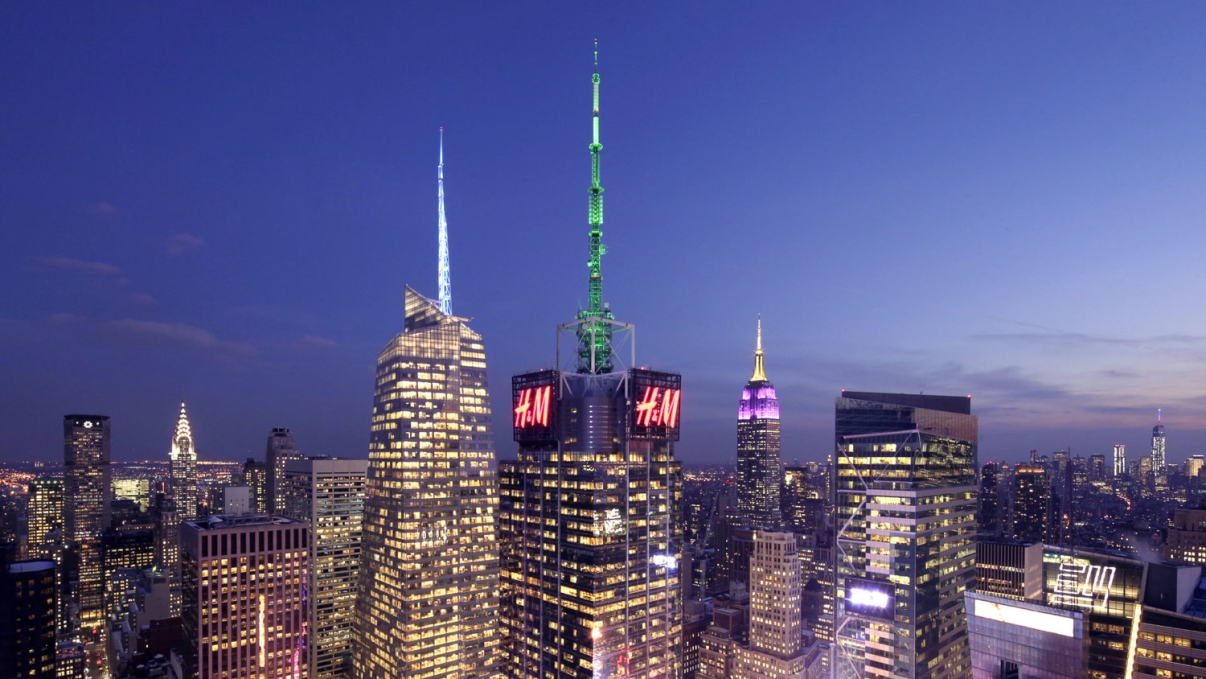 Aerial shot of 4 Times Square (H&M), with the Durst Organization’s other office tower, 1 Bryant Park, to its left. Image: The Durst Organization. Aerial shot of 4 Times Square (H&M), with the Durst Organization’s other office tower, 1 Bryant Park, to its left. Image: The Durst Organization.