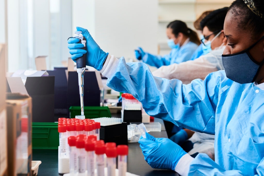 NYC Is Opening Its Own Virus Testing Lab to Address Shortages NYC Is Opening Its Own Virus Testing Lab to Address Shortages