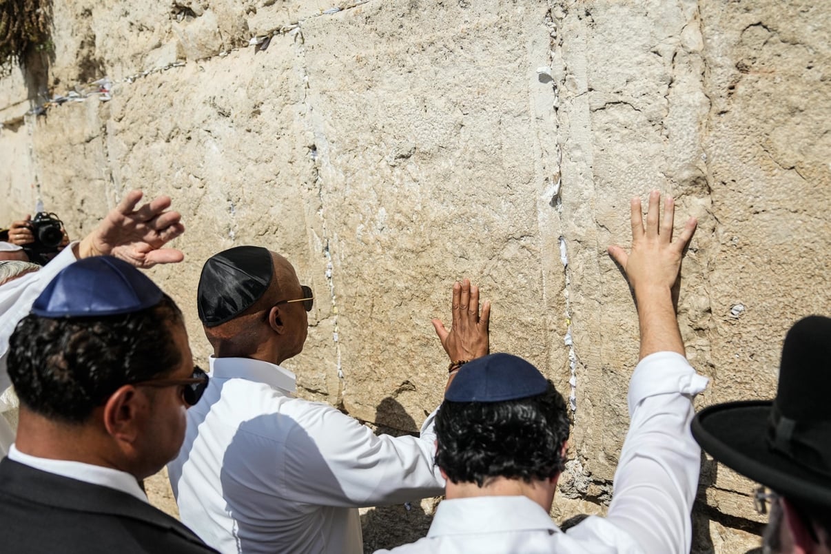 Mayor Adams visits the Western Wall in Jerusalem